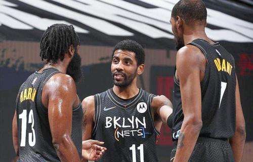 梅西荣膺美职联年度MVP，成北美体坛连续获奖伟大球员（梅西加冕美职联年度MVP，成为北美体坛连夺大奖的传奇球员）