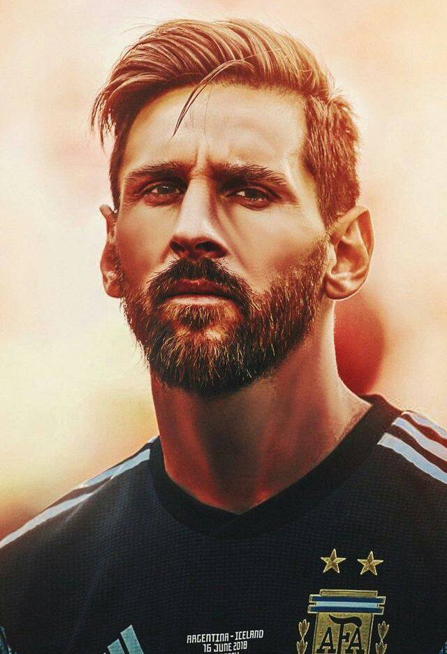 足球中超队长带伤上阵，拼劲获赞（中超队长带伤出战，顽强拼搏赢称赞）