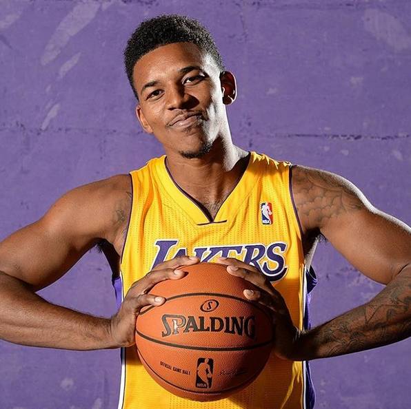 输给米兰后拉齐奥对主裁判不判罚点球不满，决定新闻沉默（负于米兰后，拉齐奥不满主裁未判点球，宣布媒体静默）