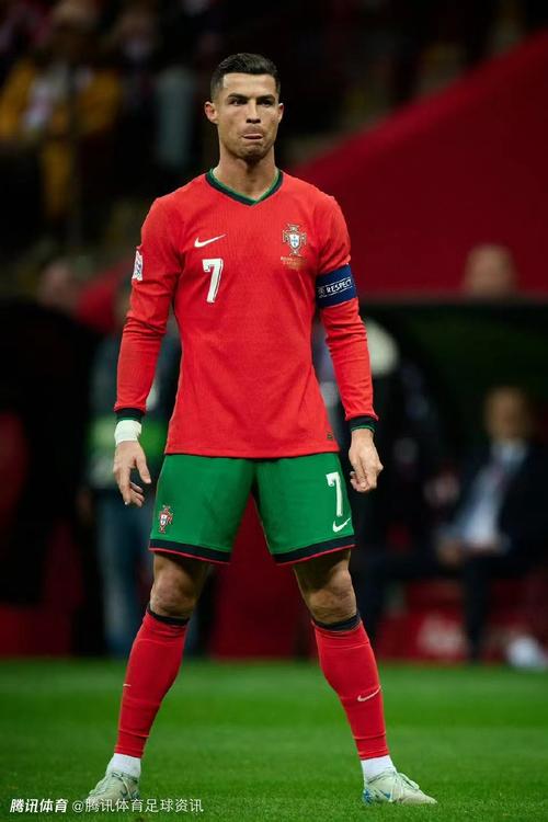 梅西球迷庆祝三周年，期待世界杯新梗（梅西球迷三周年同庆，盼世界杯再出新梗）