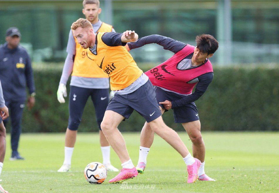 斯基拉：麦克托米奈在夏窗拒绝了沙特的巨额报价（斯基拉：今夏麦克托米奈拒绝沙特天价合同）