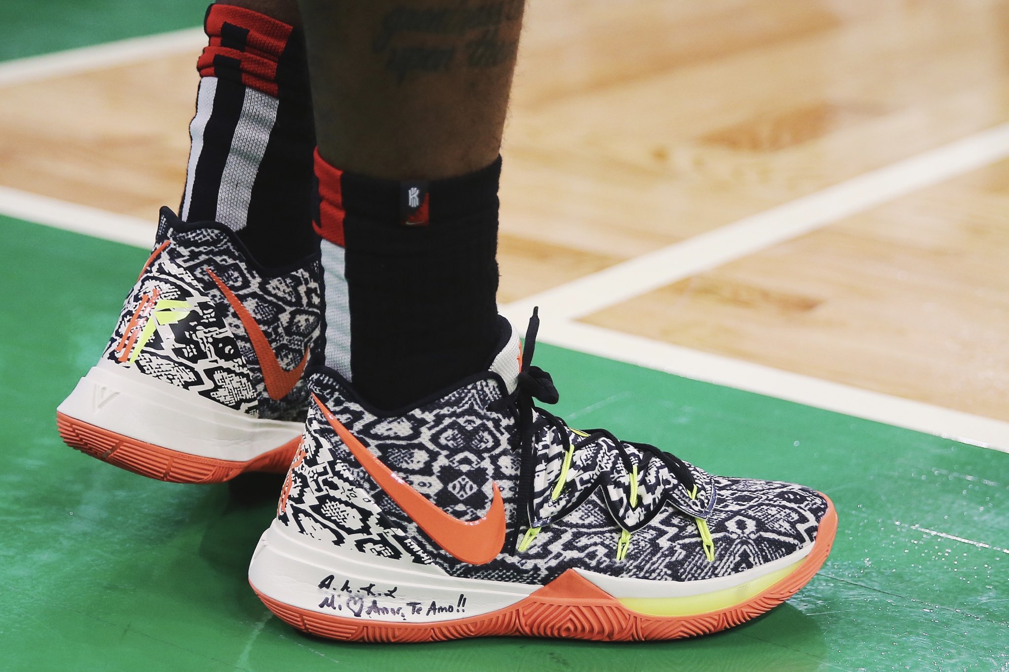 CBA俱乐部杯-北京首钢下半场哑火 青岛狂胜31分（CBA俱乐部杯：北京首钢下半场低迷，青岛31分大胜）